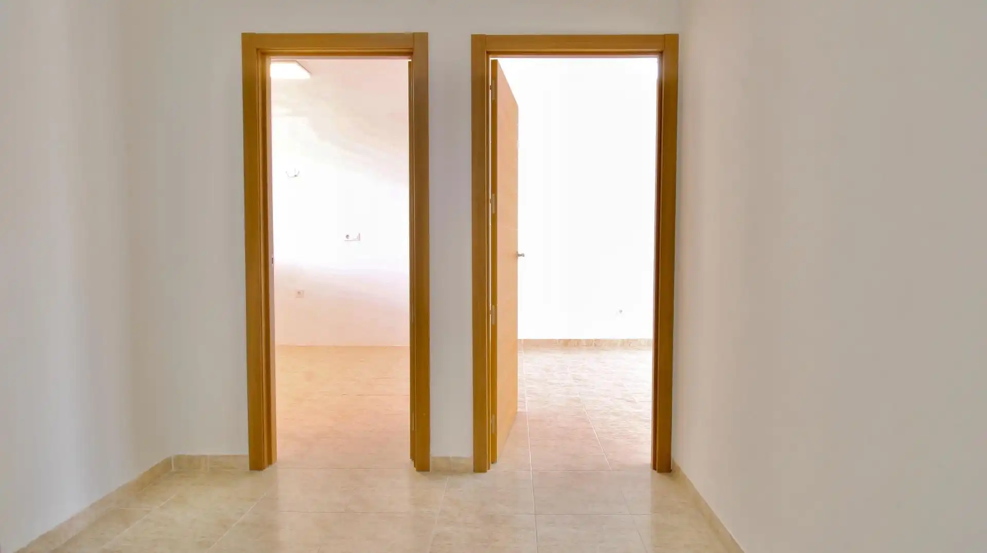 Piso en venta en Roquetas de Mar con Jardín privado, Terraza y Piscina comunitaria