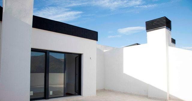 Vista exterior de Pis en venda en Tavernes de la Valldigna amb Alarma