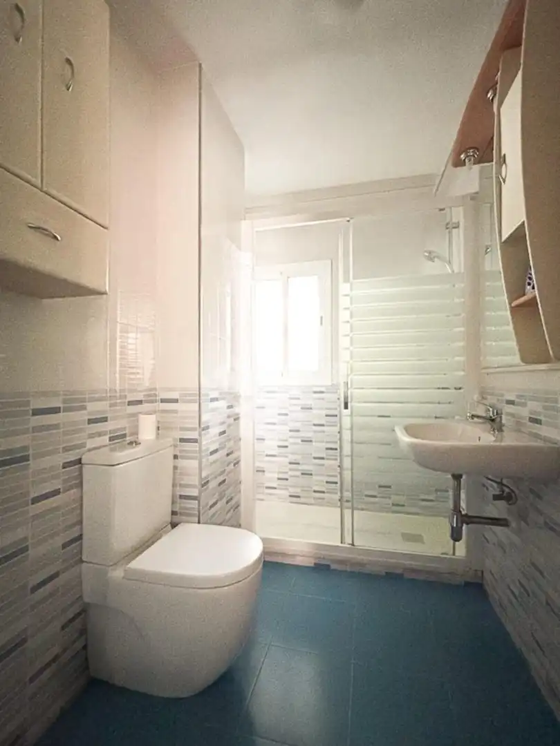 Baño de Piso en venta en Madrid con Calefacción, Terraza y Balcón