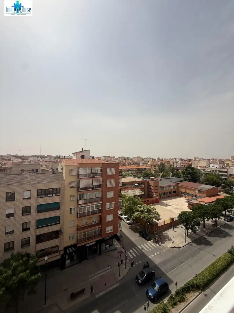 Vista exterior de Àtic en venda en Albacete amb Aire condicionat, Calefacció i Parquet