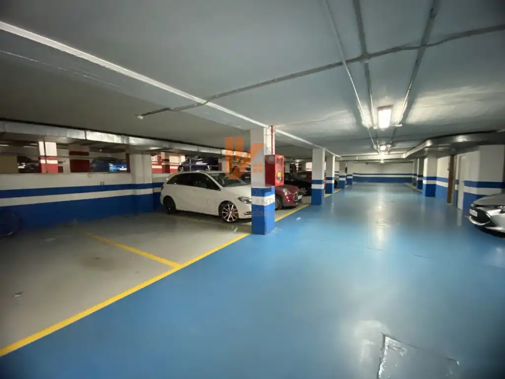 Parking de Garaje de alquiler en Santiago de Compostela 