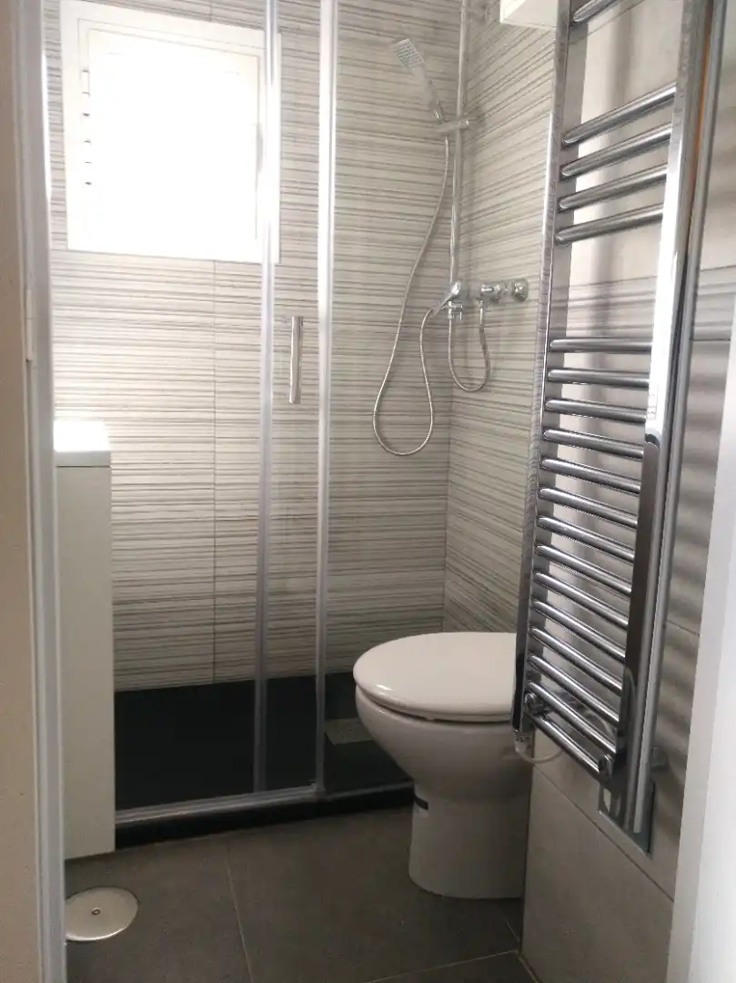 Baño de Estudio en venta en Madrid con Aire acondicionado, Calefacción y Amueblado