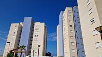 Vista exterior de Apartament en venda en La Manga del Mar Menor amb Terrassa i Piscina