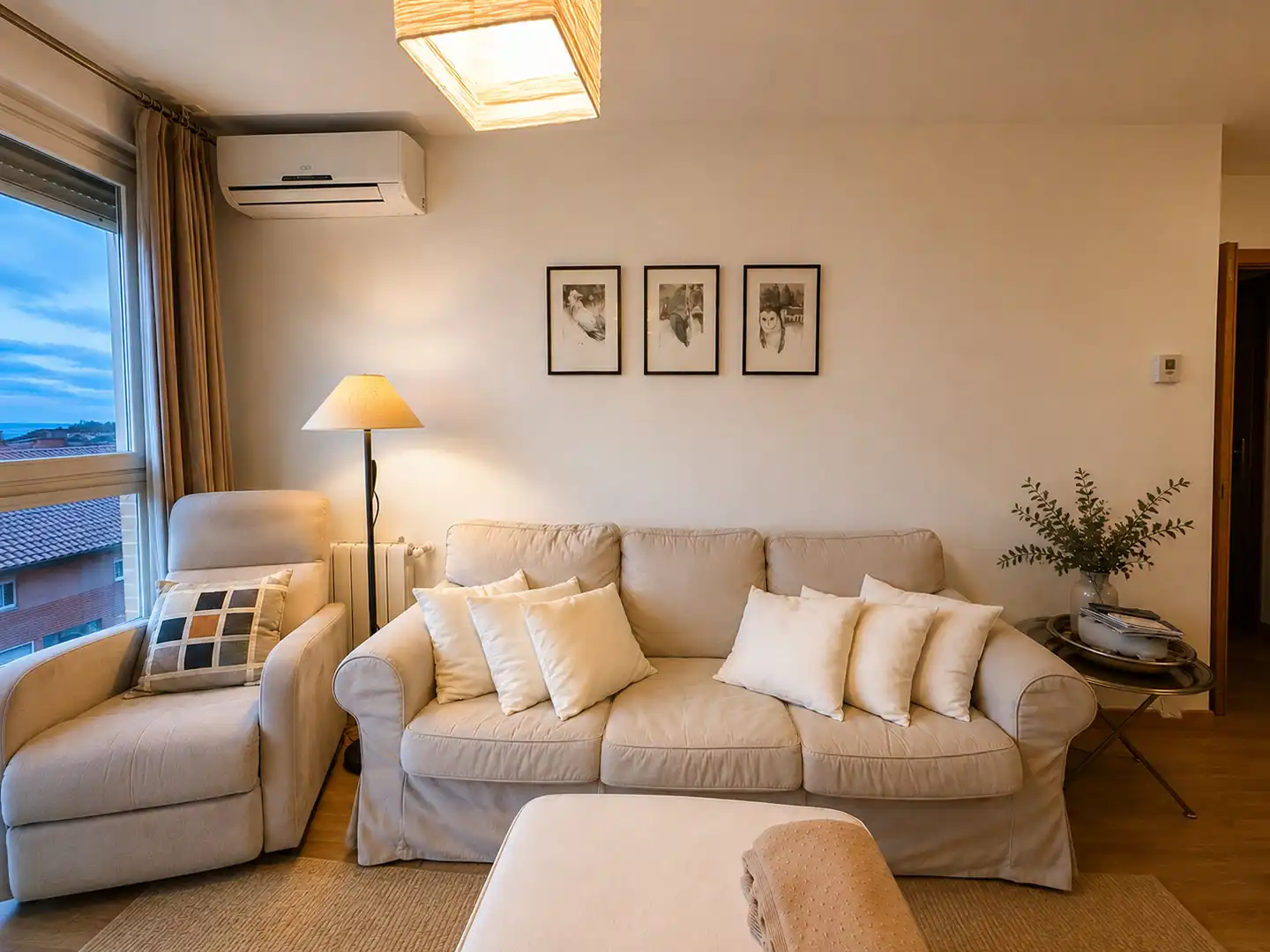 Sala de estar de Piso para compartir en Torrelodones con Aire acondicionado, Calefacción y Amueblado