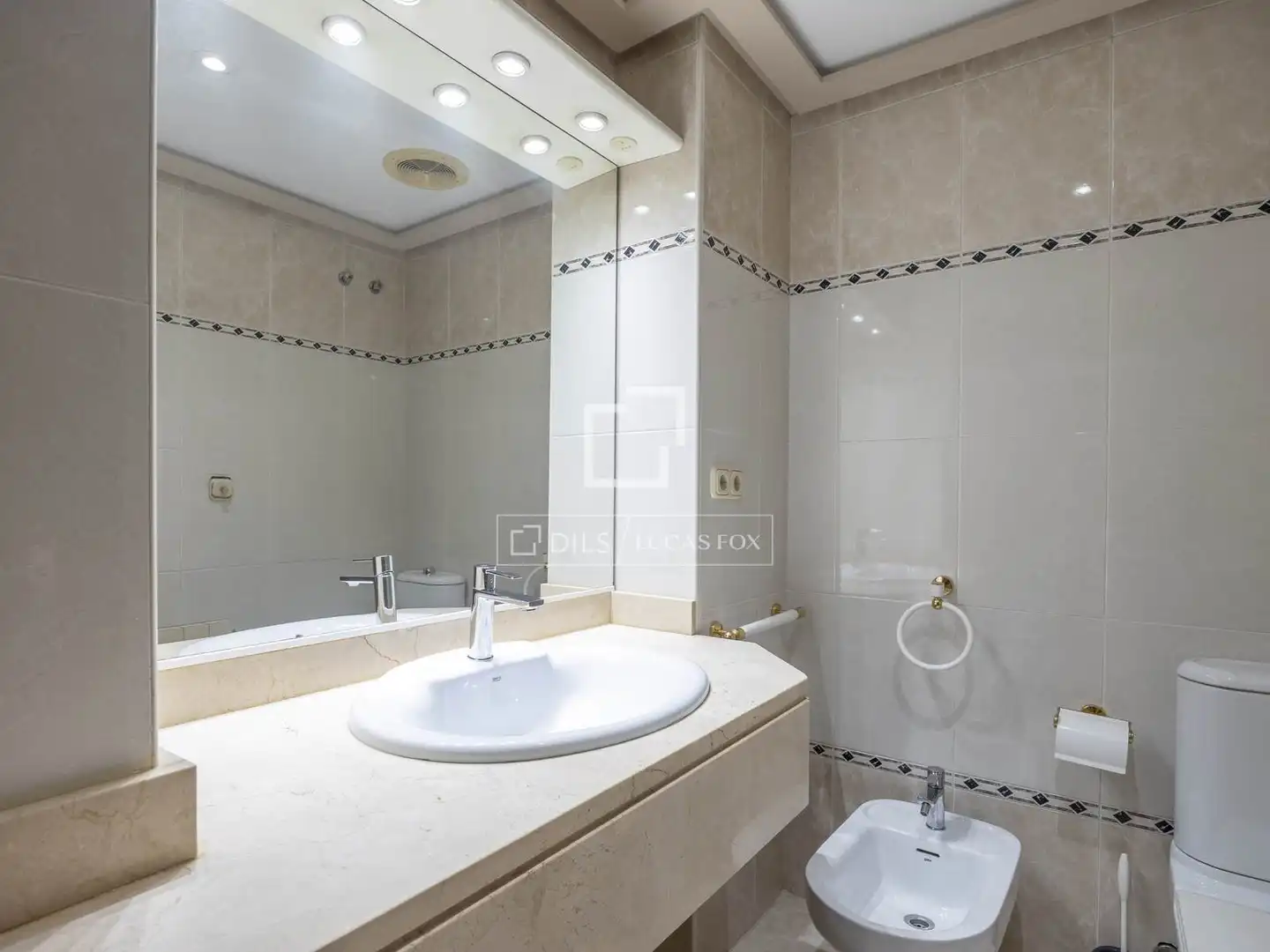 Badezimmer von Wohnung zur Miete in Gandesa mit Klimaanlage, Heizung und Privatgarten