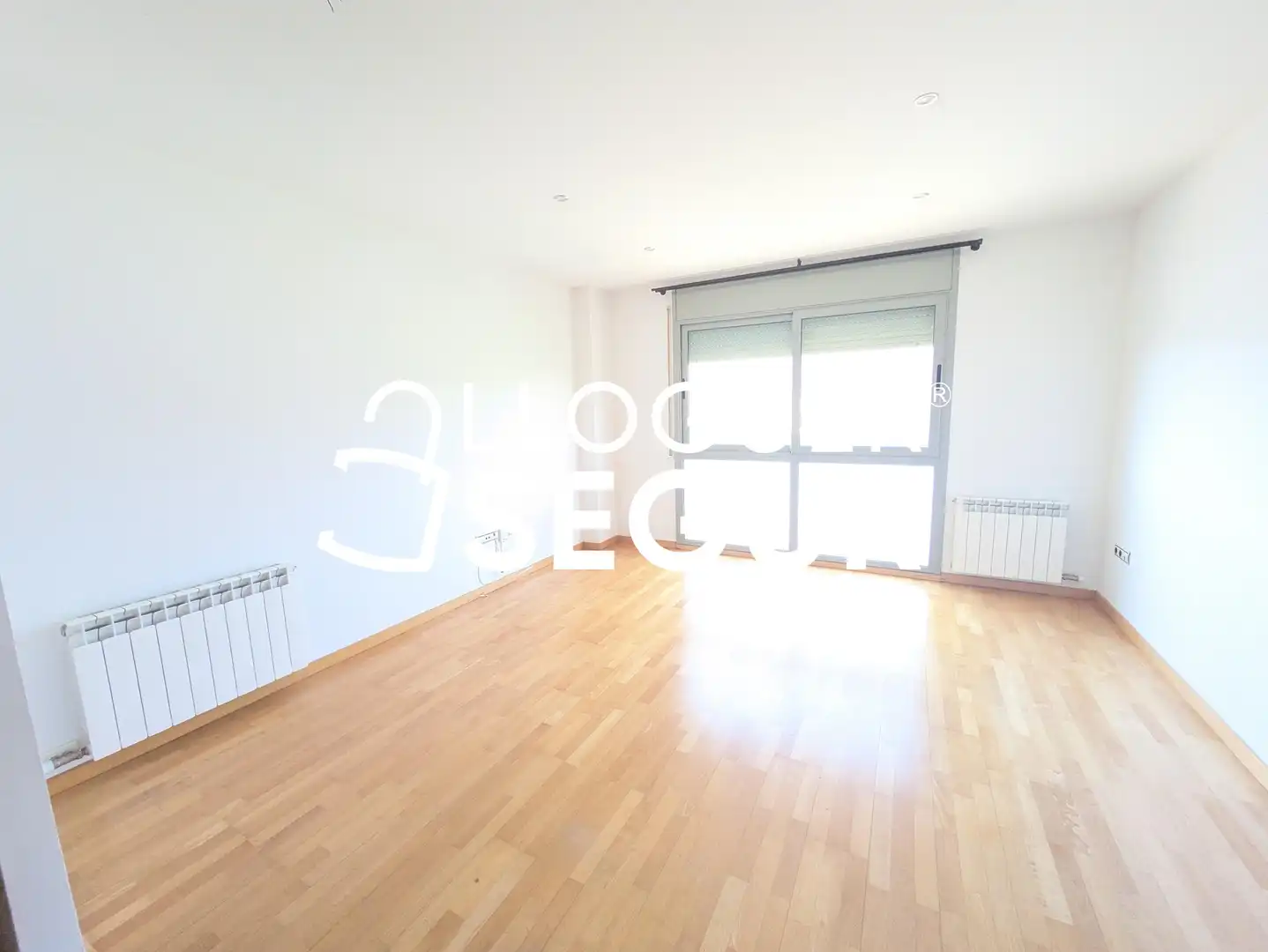 Living room of Flat for rent in Terrassa  with Air Conditioner and Heating