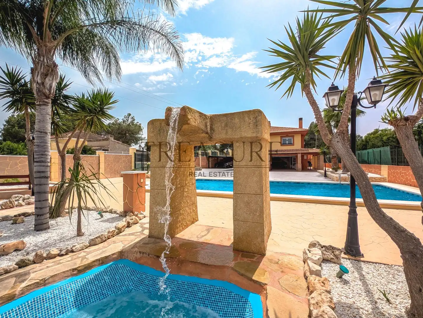 Vista exterior de Casa o chalet en venta en Molina de Segura con Trastero, Piscina y Amueblado