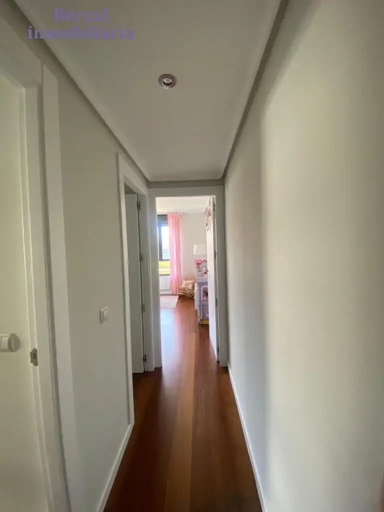 Ground floor for sale in  Logroño  with Heating, Private garden and Storage room
