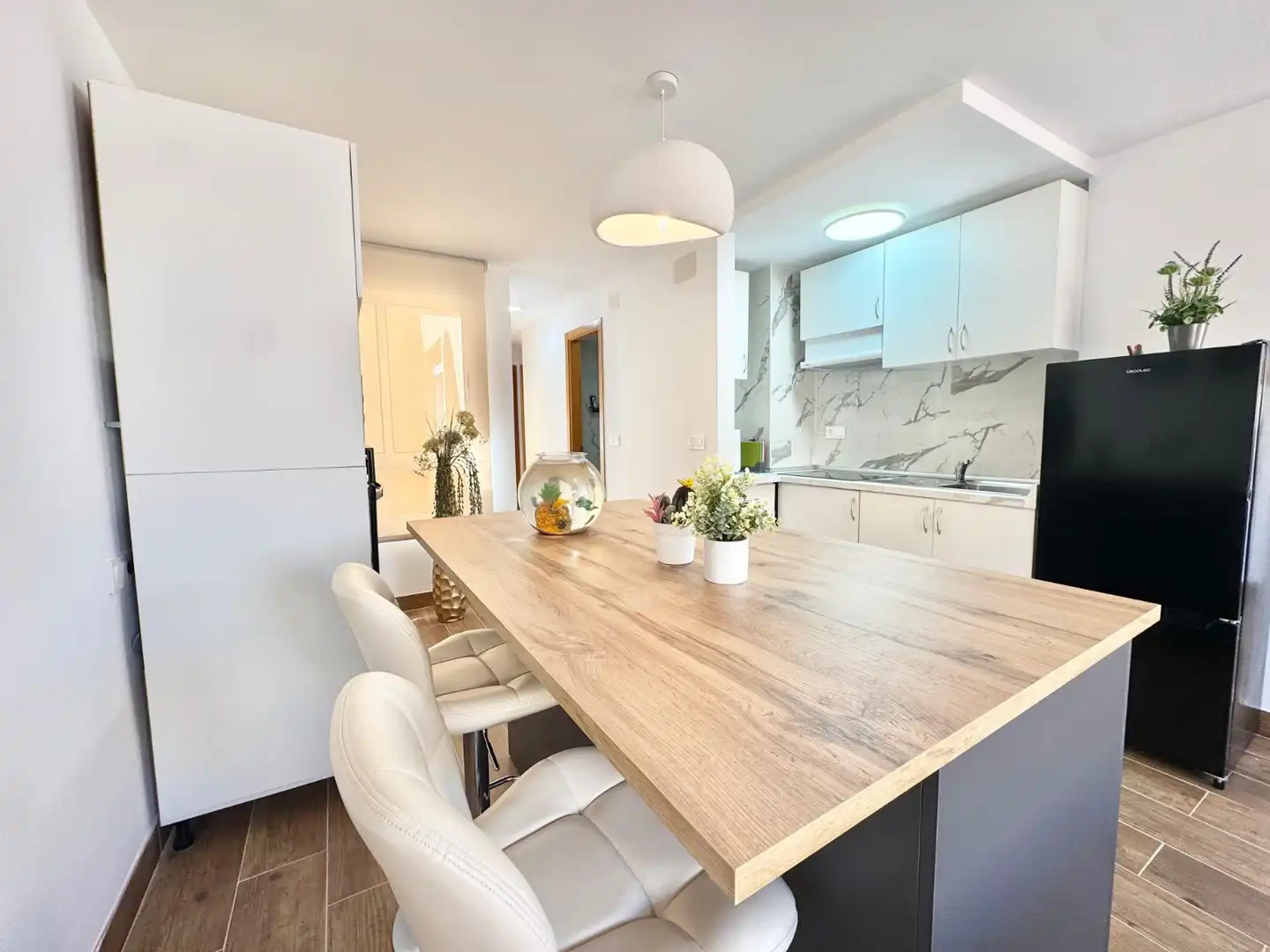Cuina de Apartament de lloguer en Guardamar del Segura amb Aire condicionat, Moblat i Rentadora