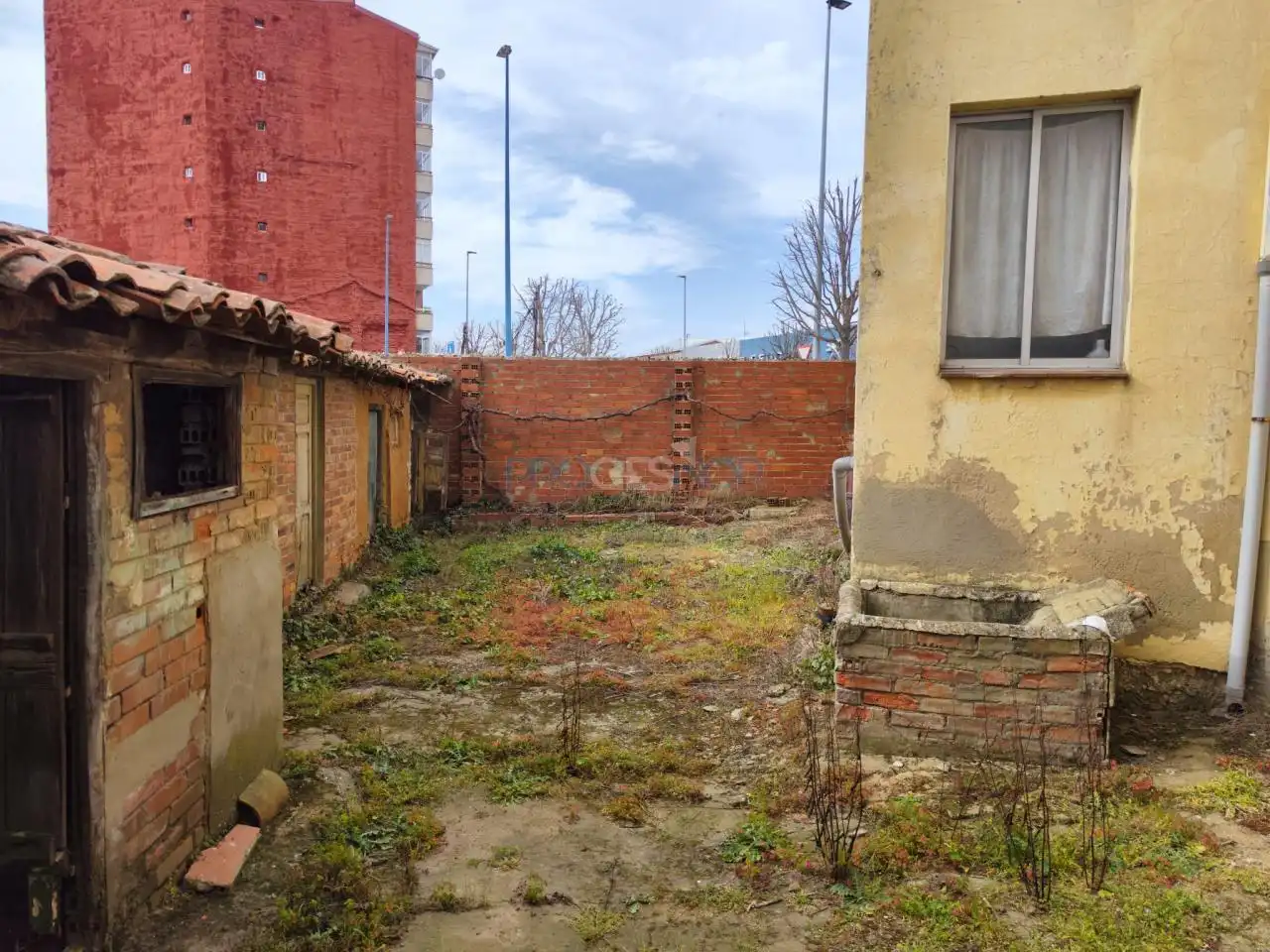 Casa o xalet en venda en León Capital  amb Jardí privat i Traster