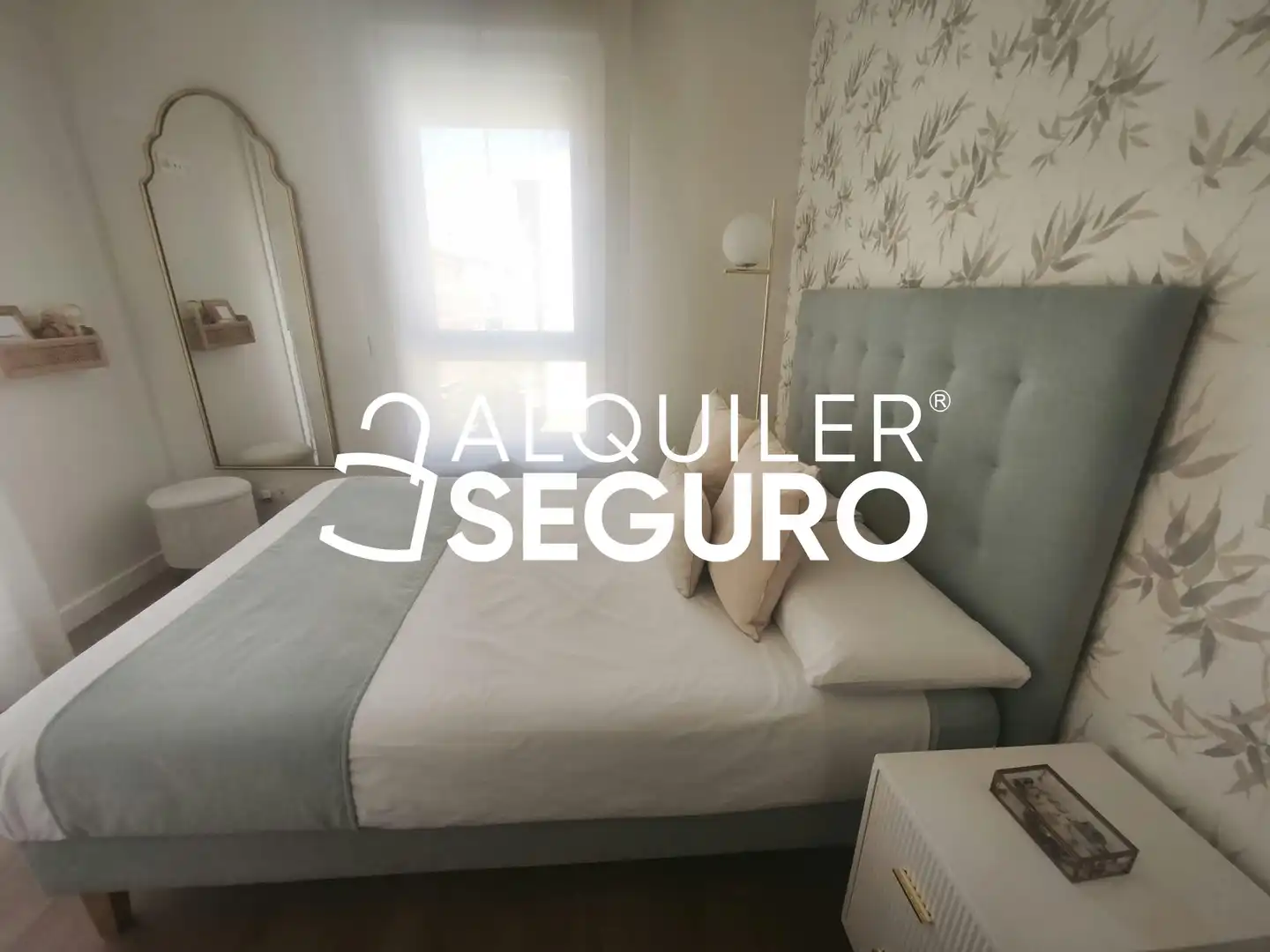 Bedroom of Flat for rent in Zaragoza  with Air Conditioner, Heating and Furnished