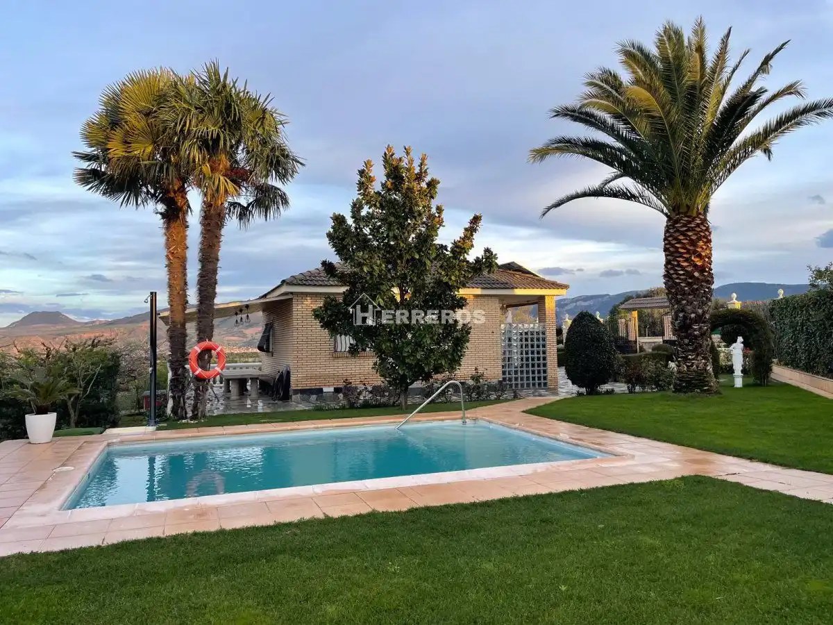 Exterior view of Houses for sale in Entrena, La Rioja