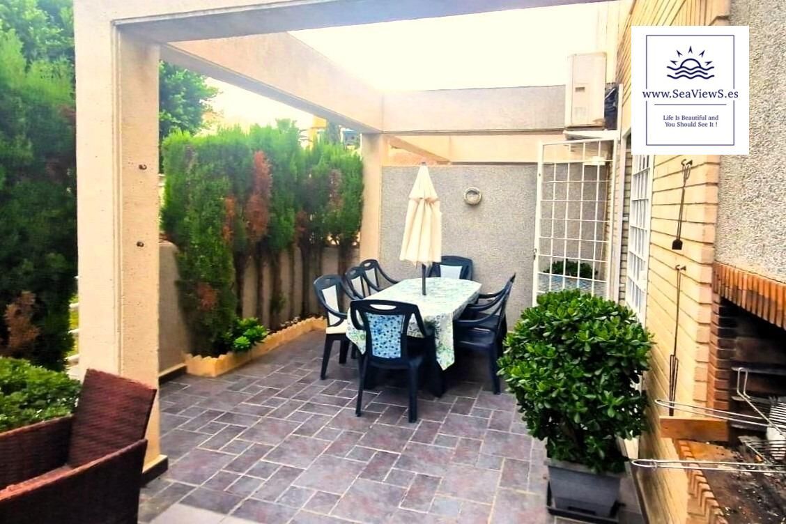Terraza de Casa adosada en venta en Torrevieja con Aire acondicionado, Calefacción y Jardín privado