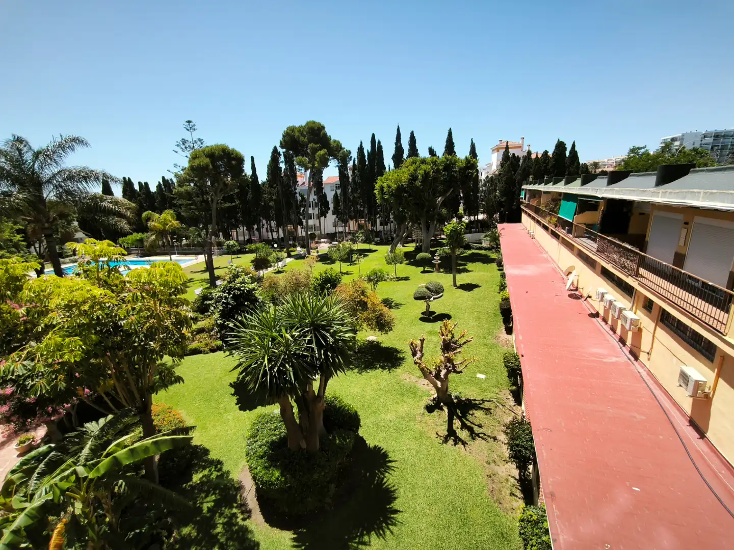 Apartament amb piscina en venda a Calle Decano José Gómez Rando 2, imagen 3