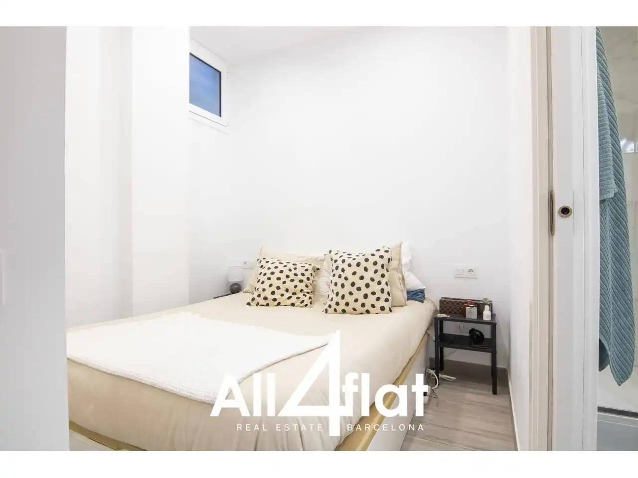 Schlafzimmer von Wohnung zur Miete in Barcelona mit Klimaanlage, Parkett und Möbliert