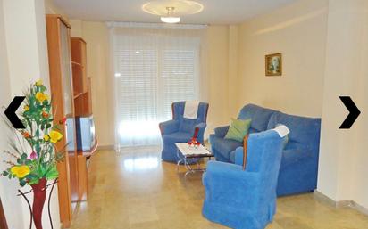 Living room of Flat for sale in Valdepeñas  with Heating and Balcony