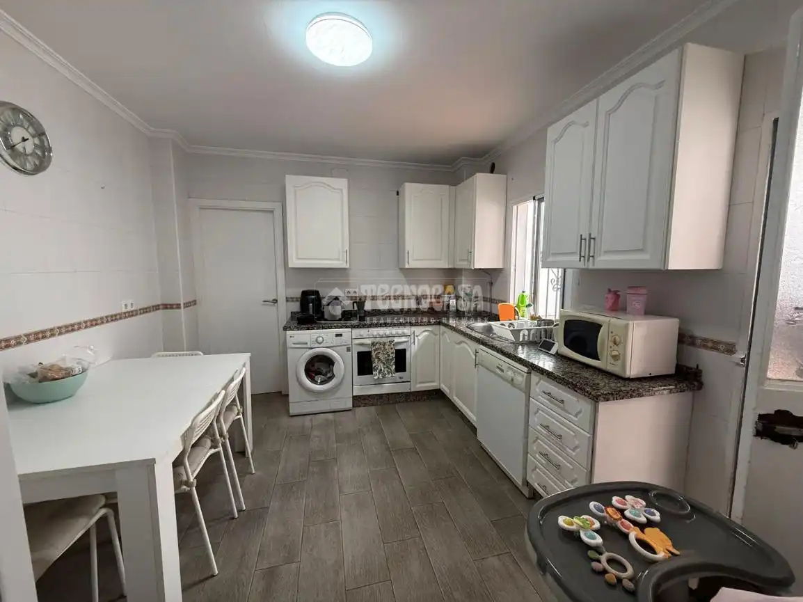 Cocina de Piso en venta en  Sevilla Capital con Aire acondicionado