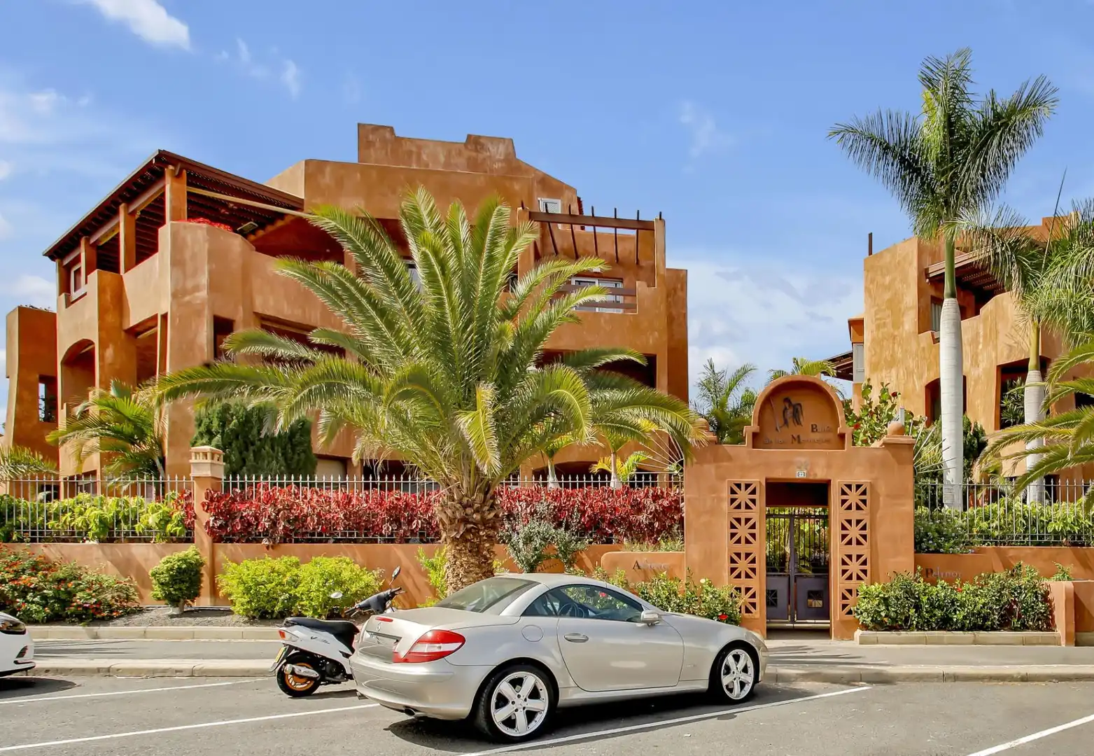 Vista exterior de Apartamento de alquiler en Arona con Terraza, Amueblado y Piscina comunitaria