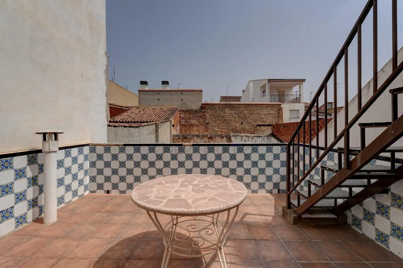 Terrassa de Casa o xalet en venda en La Pobla de Vallbona amb Terrassa i Traster