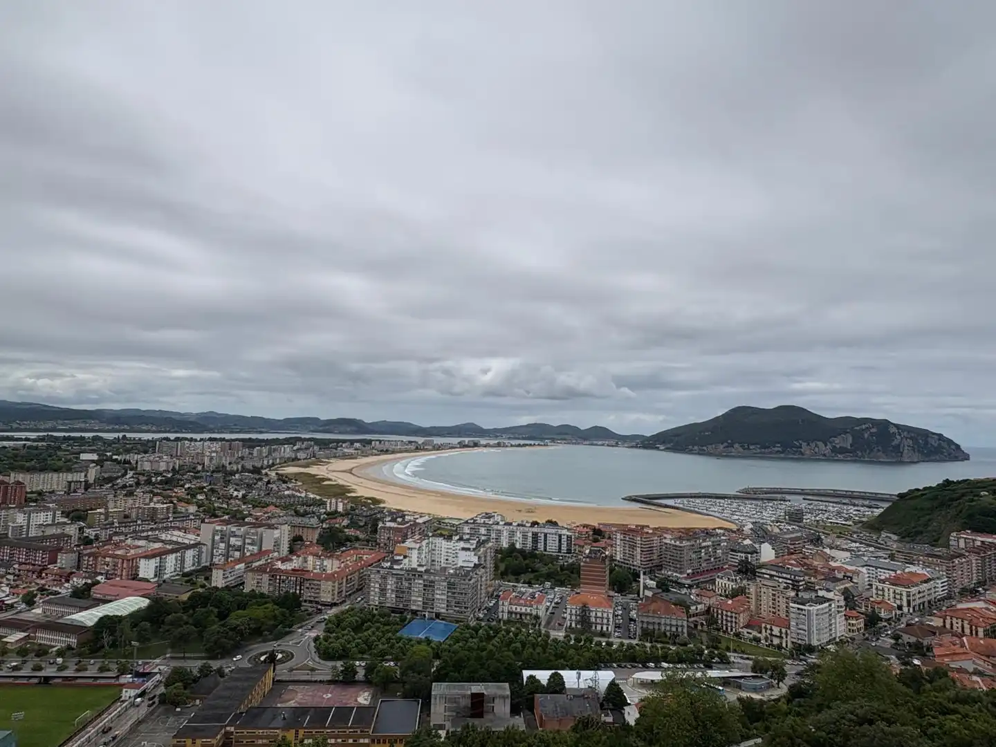 Vista exterior de Piso de alquiler en Laredo con Amueblado