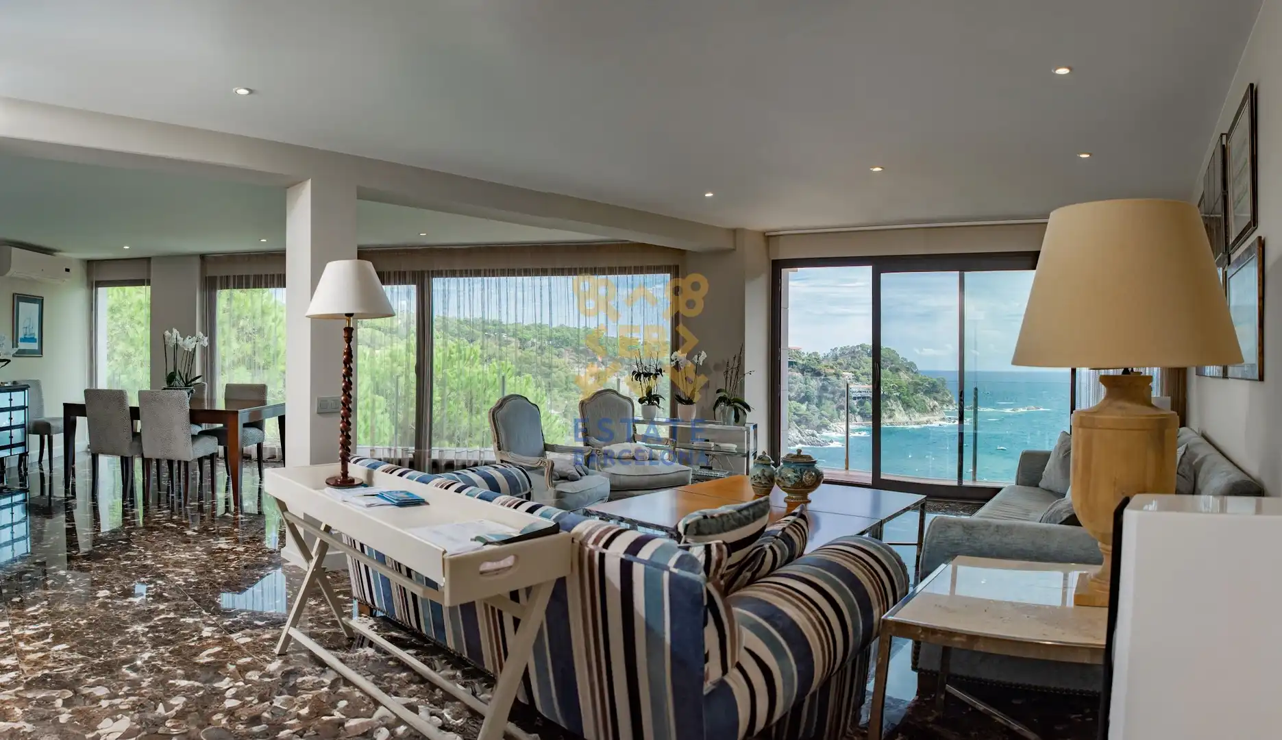 Sala d'estar de Casa o xalet en venda en Tossa de Mar amb Aire condicionat, Jardí privat i Terrassa