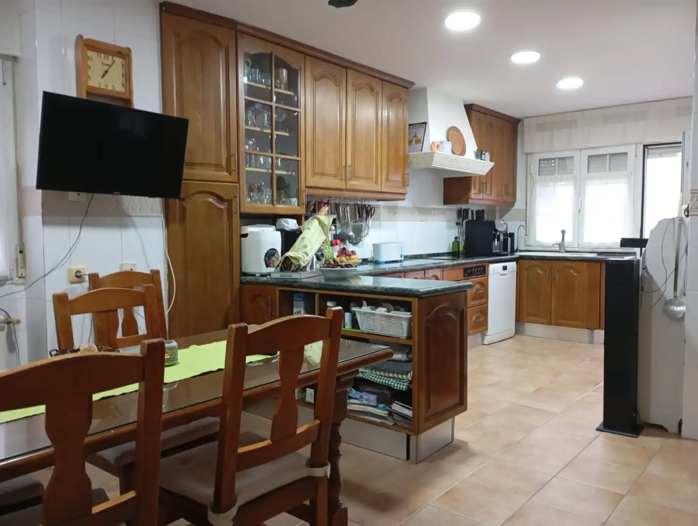 Küche von Haus oder Chalet zum Verkauf in Valdepeñas mit Klimaanlage, Heizung und Terrasse