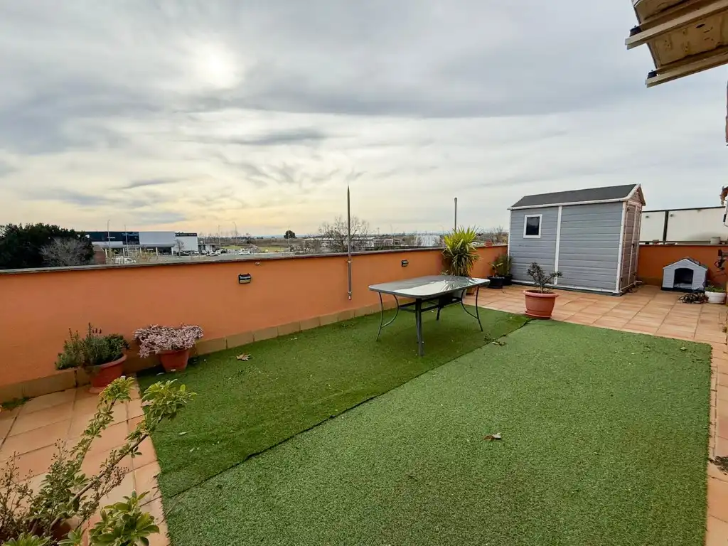 Terrassa de Dúplex en venda en Figueres amb Aire condicionat i Moblat