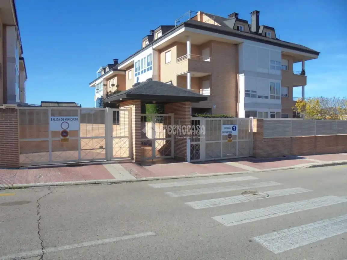 Pis amb ascensor en venda a Dehesa – El Soto
