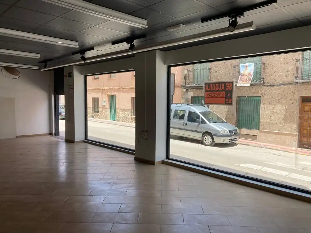 Local comercial de lloguer a Real, imagen 6