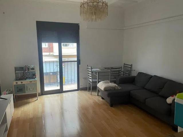 Piso en Venta en Calle Calle de Felipe Rinaldi, 10 en Torrefiel