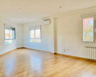 Living room of Flat to rent in  Granada Capital  with Air Conditioner