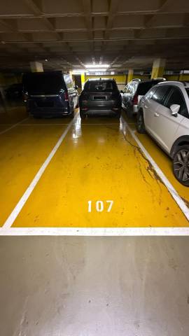 Garaje en Venta en  Plaça de Joaquim Pena en Les Tres Torres