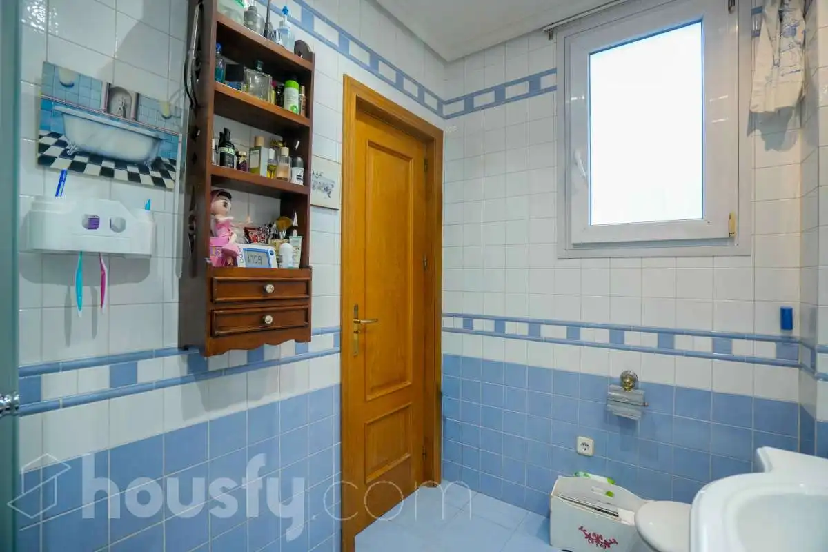 Baño de Ático en venta en Madrid con Aire acondicionado, Calefacción y Parquet