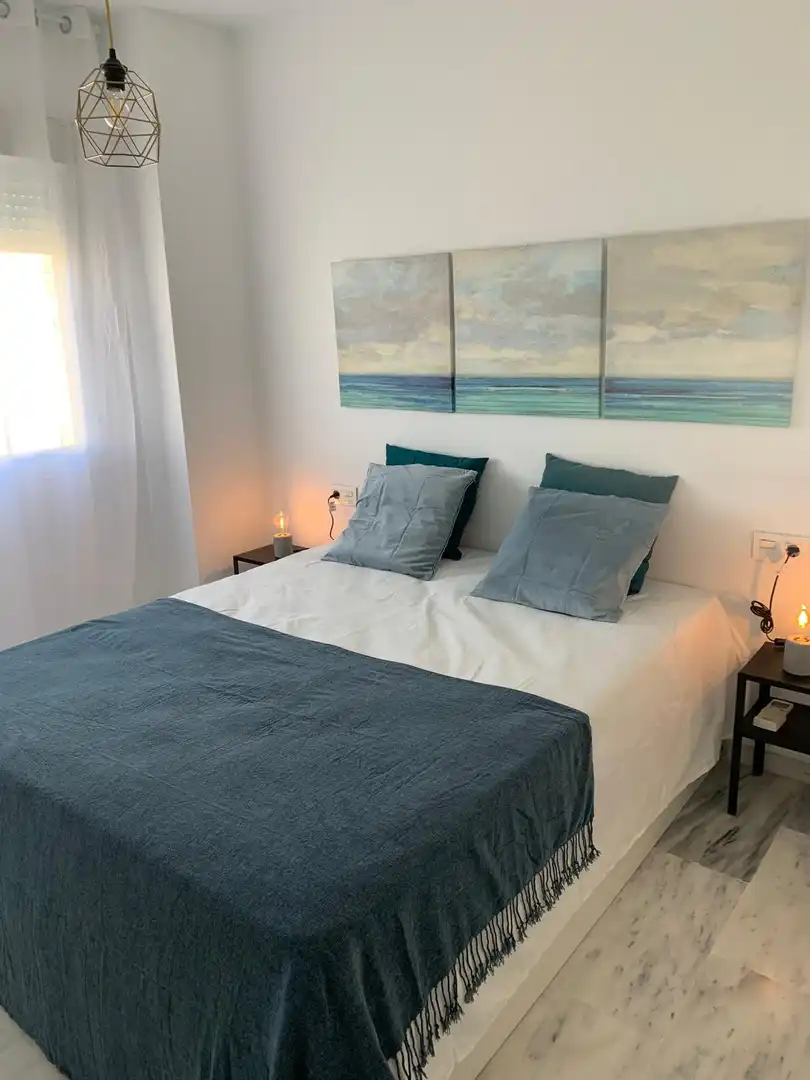 Dormitori de Apartament en venda en Estepona amb Aire condicionat, Terrassa i Traster