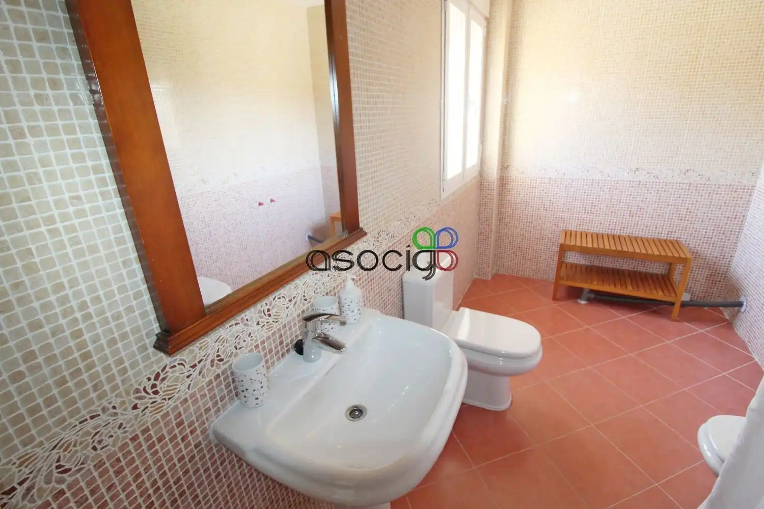 Bany de Casa o xalet en venda en Guadalajara amb Calefacció, Terrassa i Piscina