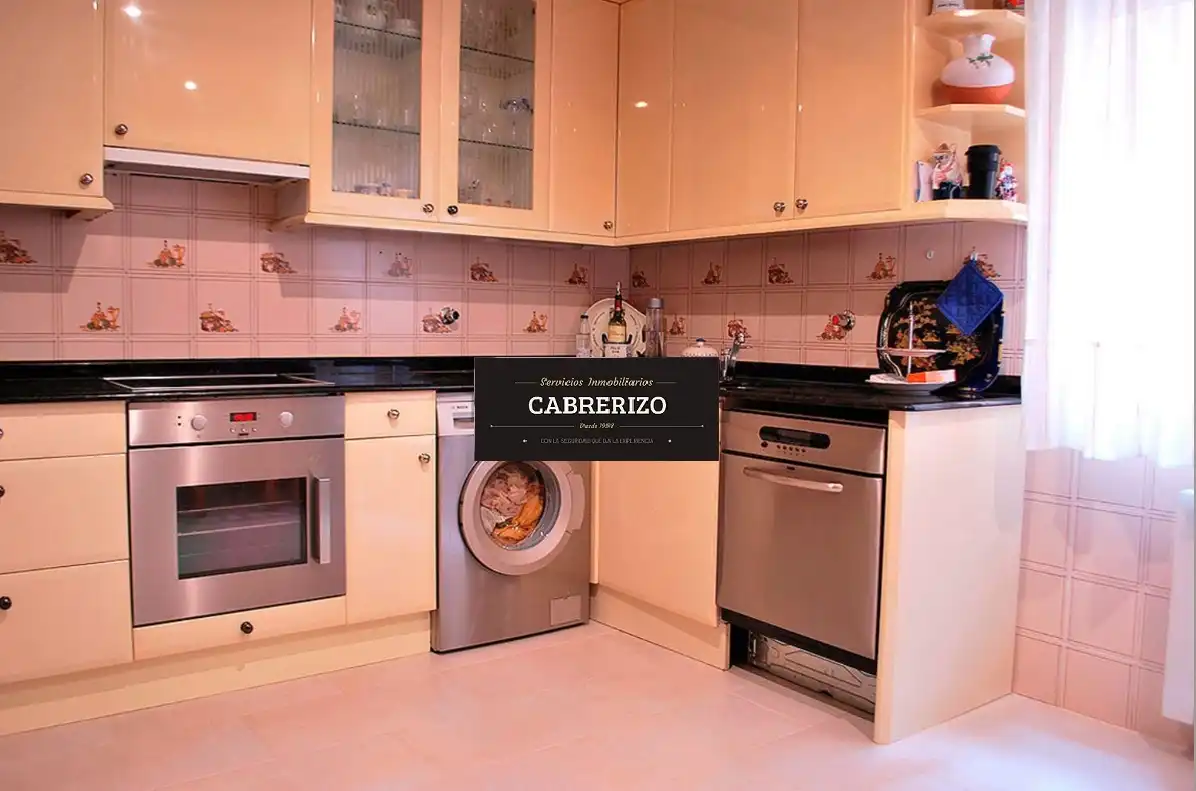 Wohnung mit Aufzug zum Verkauf in Calle General Vara de Rey