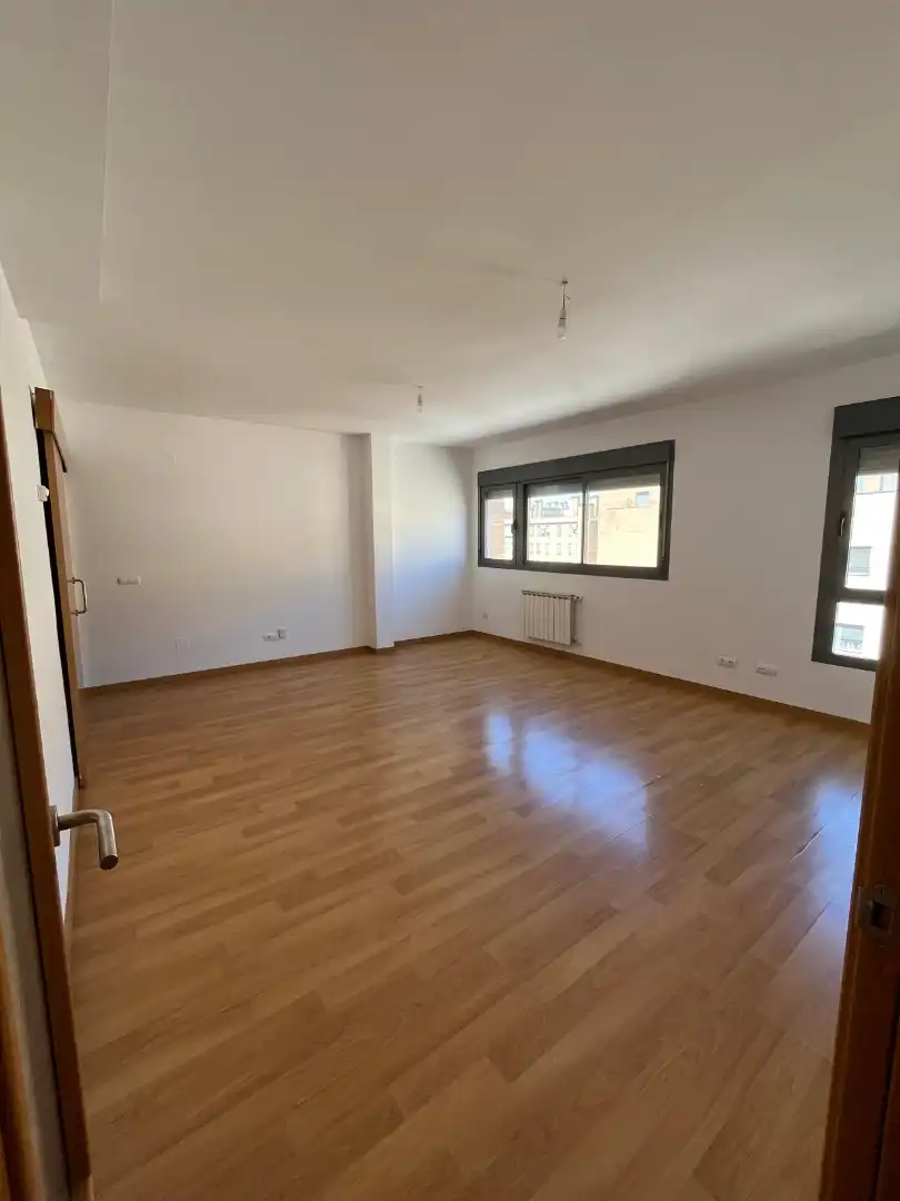 Piso con ascensor en venta en Avenida de Londres 9, imagen 2