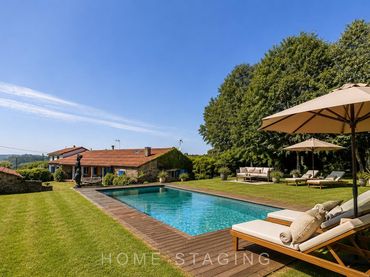 Detached house with pool for sale in O Pino