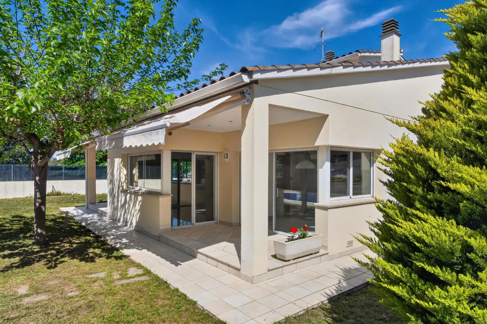 Terraza de Casa o chalet en venta en Aiguaviva con Aire acondicionado, Calefacción y Jardín privado