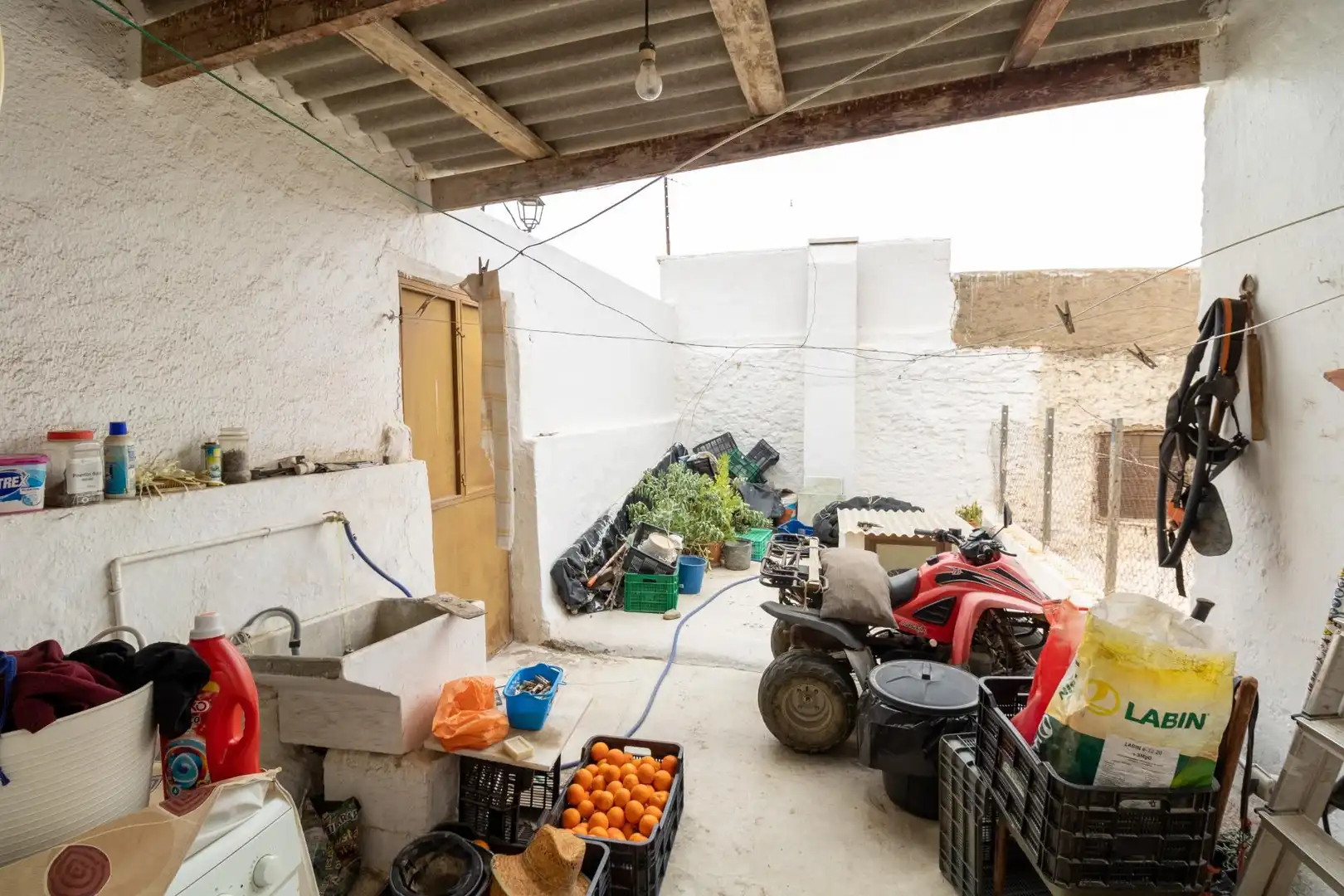 Vista exterior de Casa o xalet en venda en Santa Fe de Mondújar amb Jardí privat, Terrassa i Moblat