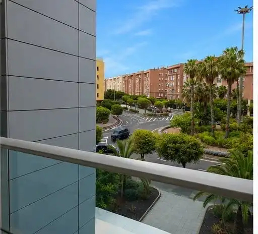 Vista exterior de Piso de alquiler en Las Palmas de Gran Canaria con Jardín privado, Trastero y Amueblado