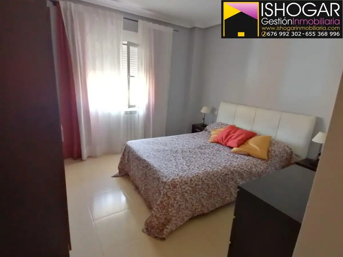 Schlafzimmer von Wohnung zur Miete in Valdepeñas mit Heizung und Balkon