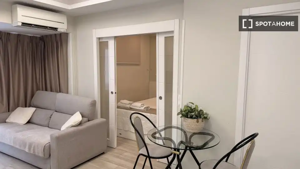 Flat for rent in Castellana