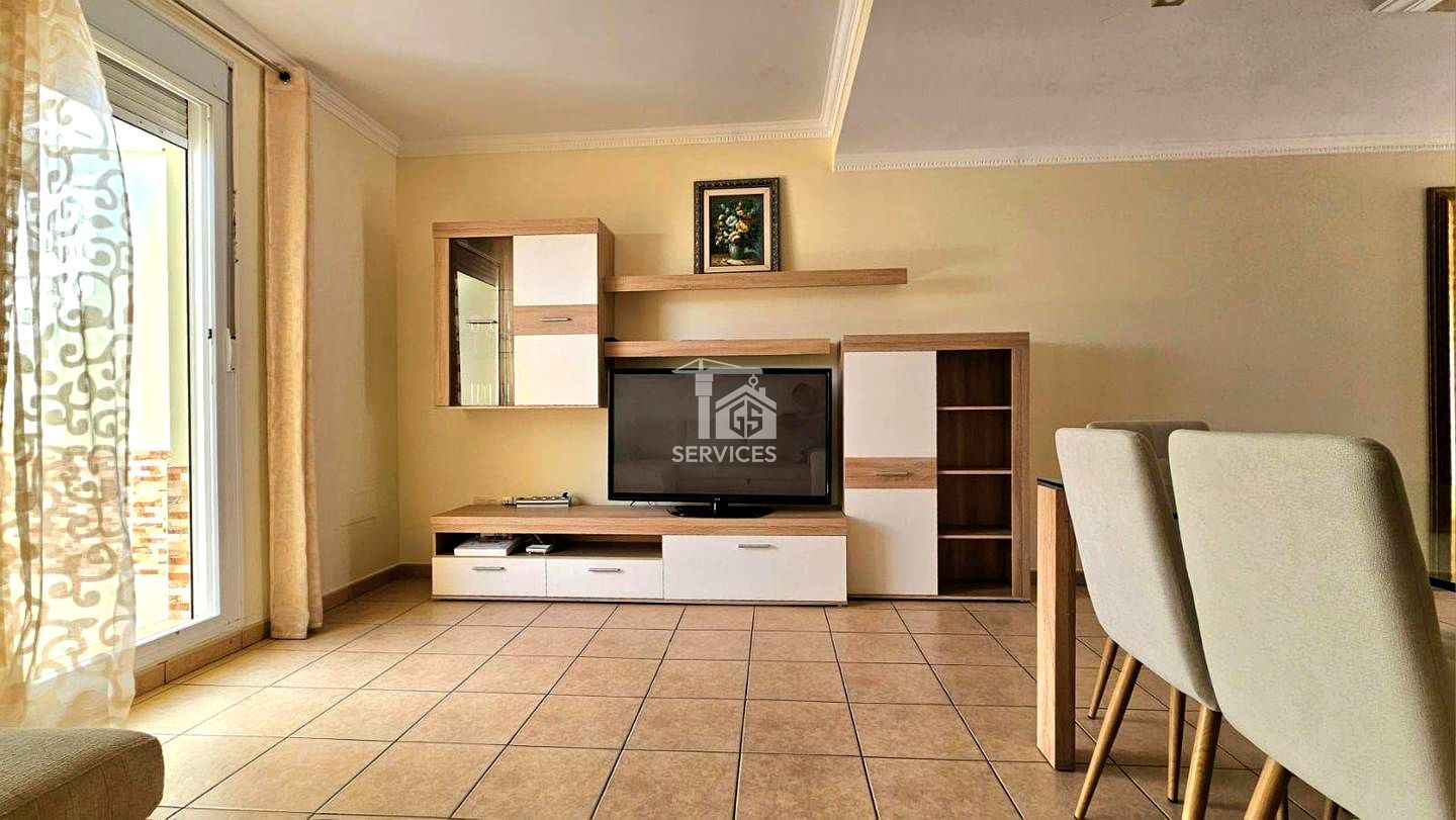 Sala d'estar de Casa o xalet en venda en Adeje amb Jardí privat, Terrassa i Moblat