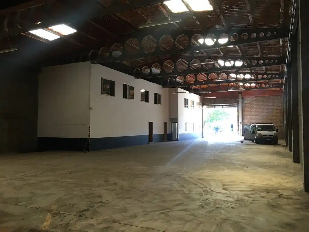 Nau industrial en venda en Santiago de Compostela 