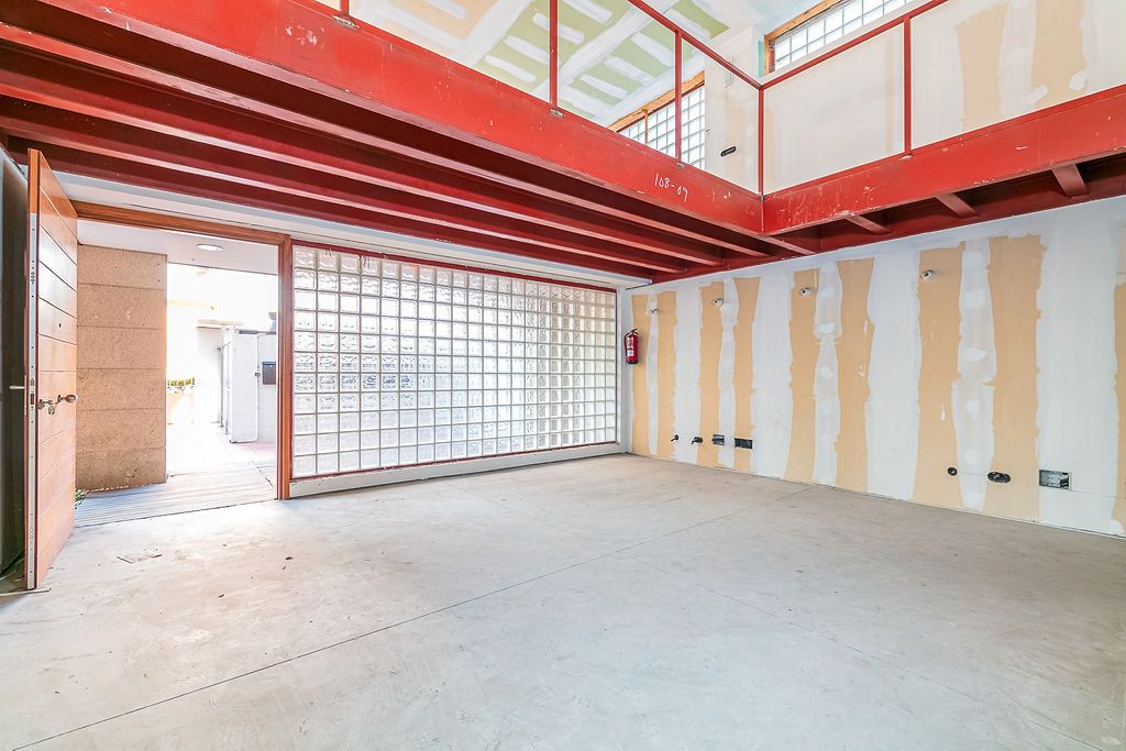 Office for sale in Vigo   with Alarm