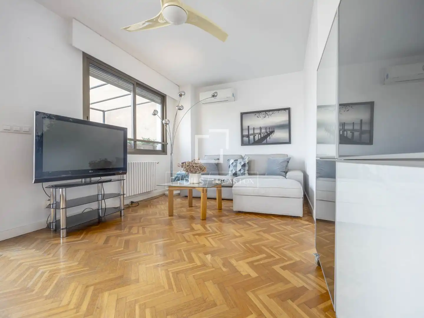 Sala d'estar de Àtic de lloguer en Valencia amb Aire condicionat, Calefacció i Parquet