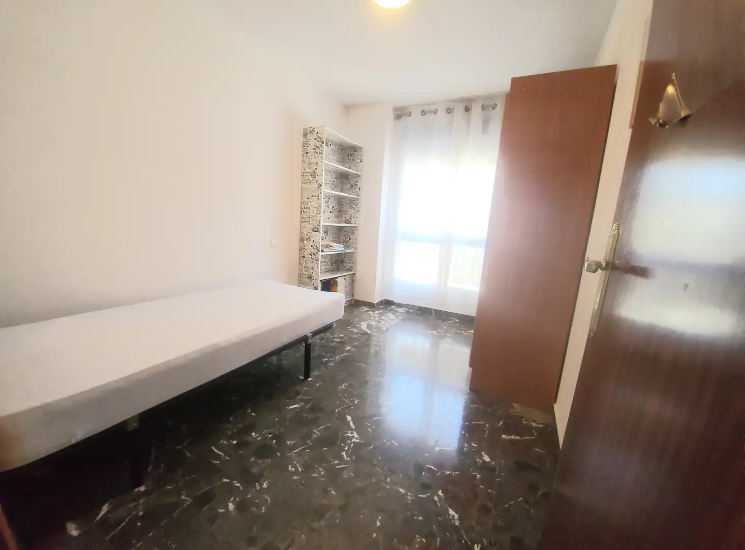 Schlafzimmer von Wohnung zur Miete in Granada mit Klimaanlage, Heizung und Möbliert