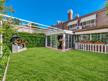 Adosado con piscina en venta en Camino Viejo de Madrid