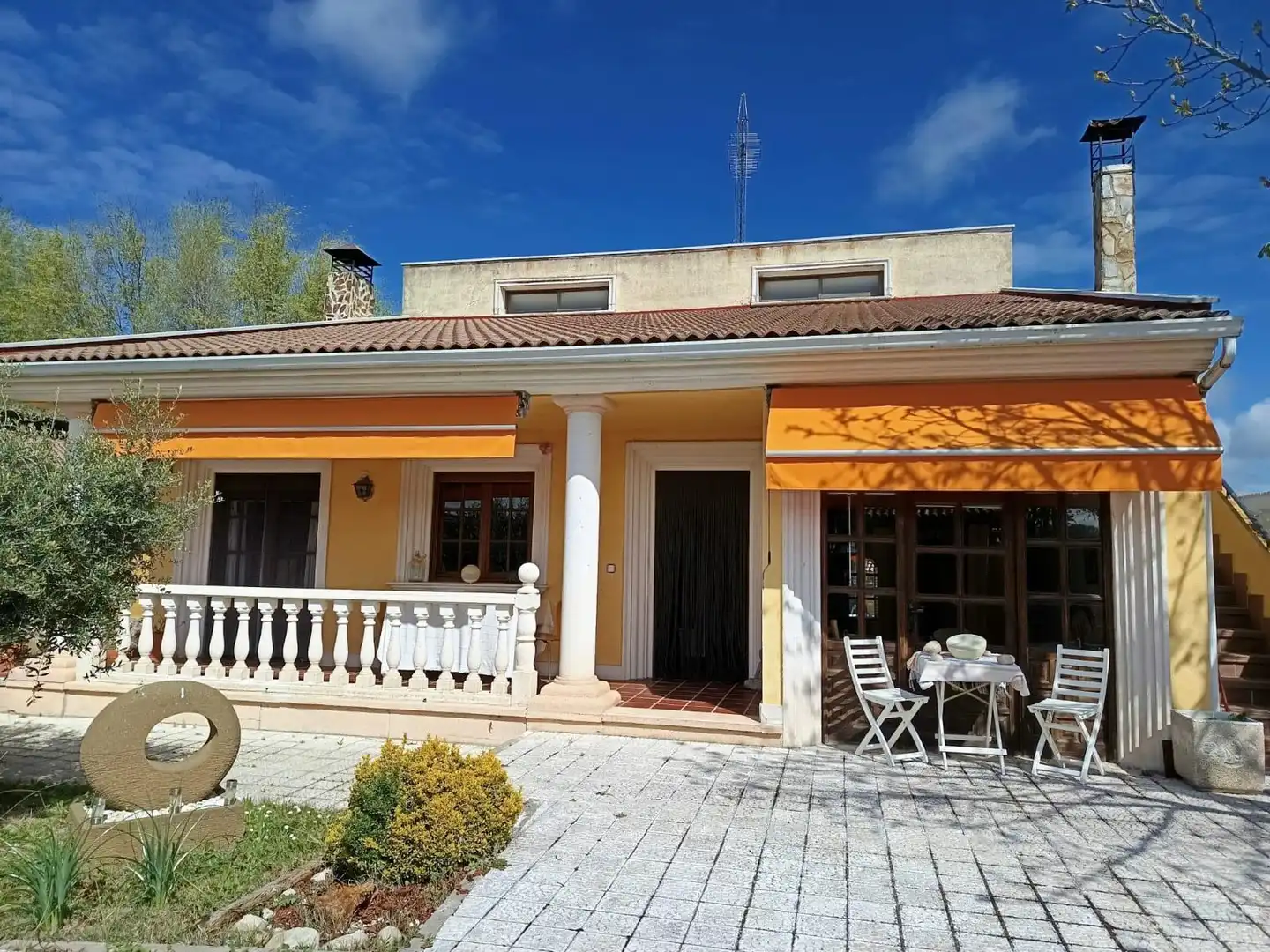 Vista exterior de Casa o chalet en venta en La Pedraja de Portillo  con Calefacción, Jardín privado y Piscina